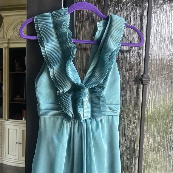 Jim HJelm Occasion Dress size 4 in mint condition 
Light emerald green color - Picture 1 of 4